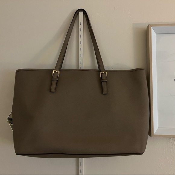 Michael Khors Bag - Picture 2 of 7